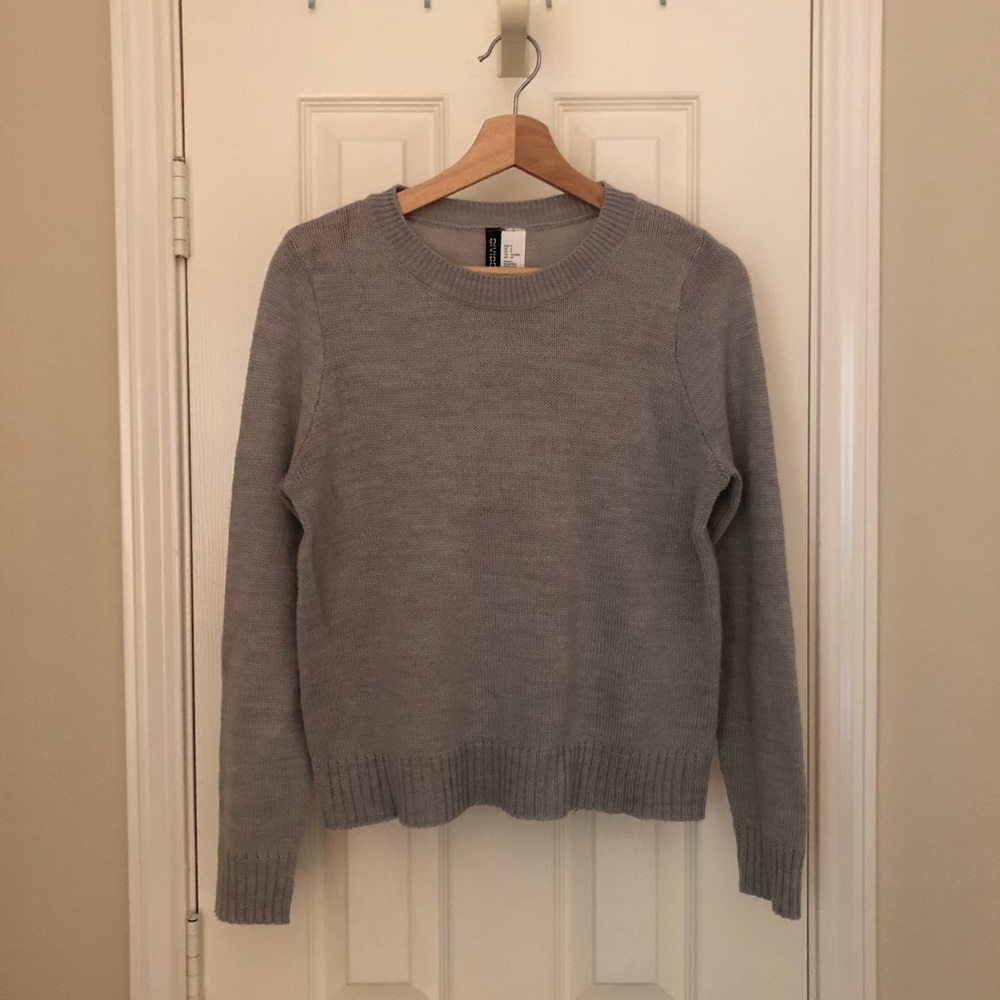 Gray sweater